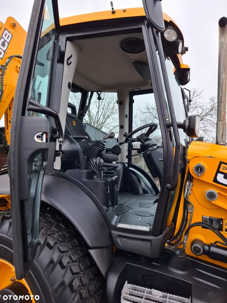 JCB 4CX - 35