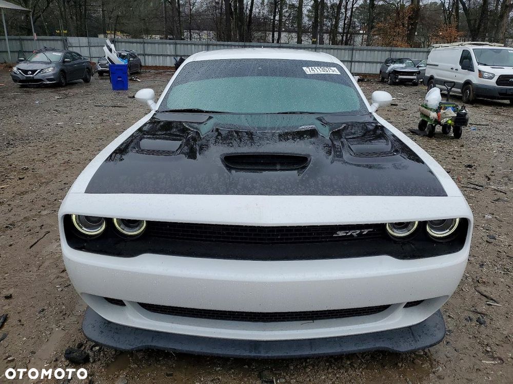 Dodge Challenger - 5