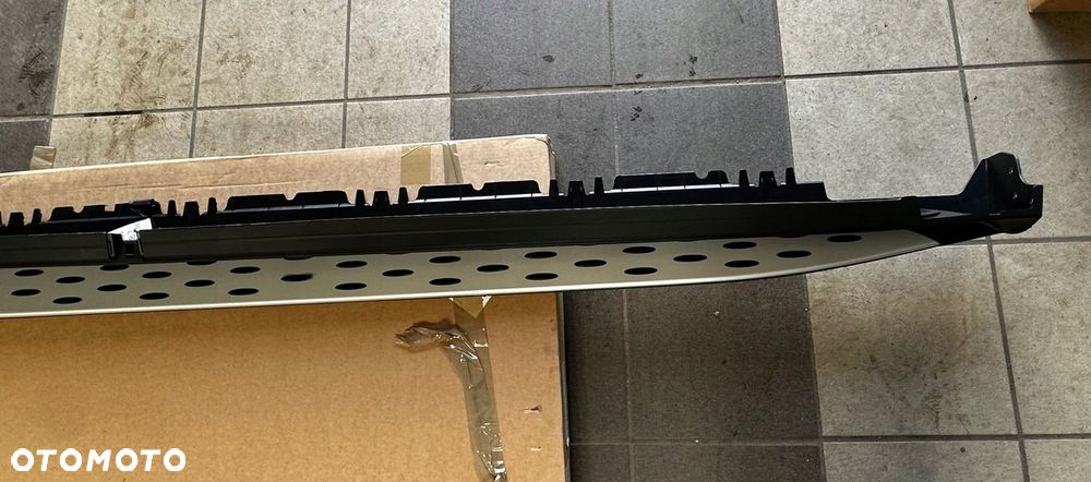 MERCEDES LISTWA PROGOWA LEWA NAKŁADKA STOPIEŃ LEWY LED GLS X166 166 - 11