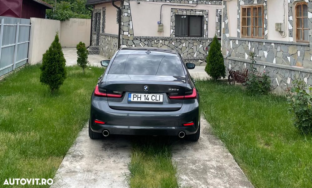 BMW Seria 3 330e Aut. Luxury Line - 6