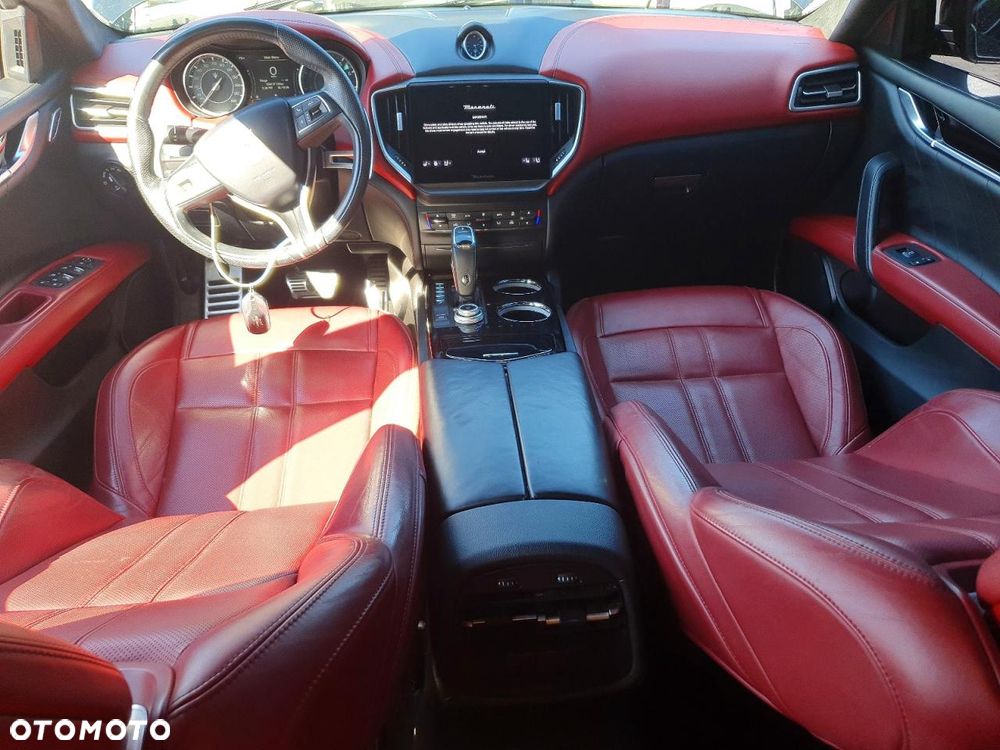 Maserati Ghibli S Modena - 10