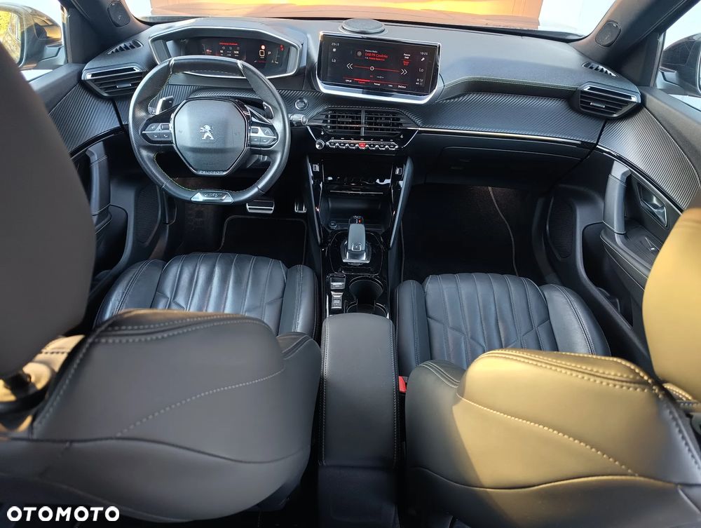 Peugeot 2008 PureTech 130 EAT8 GT Exclusive - 18