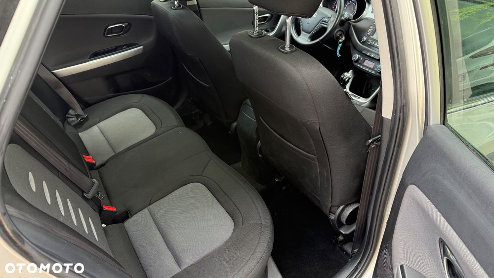 Kia Ceed 1.6 GDI XL - 6