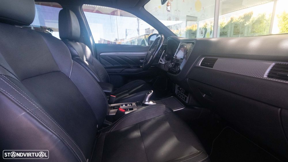 Mitsubishi Outlander 2.4 Instyle - 14