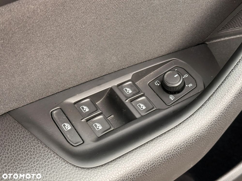 Volkswagen Passat 1.5 TSI OPF DSG Business - 28