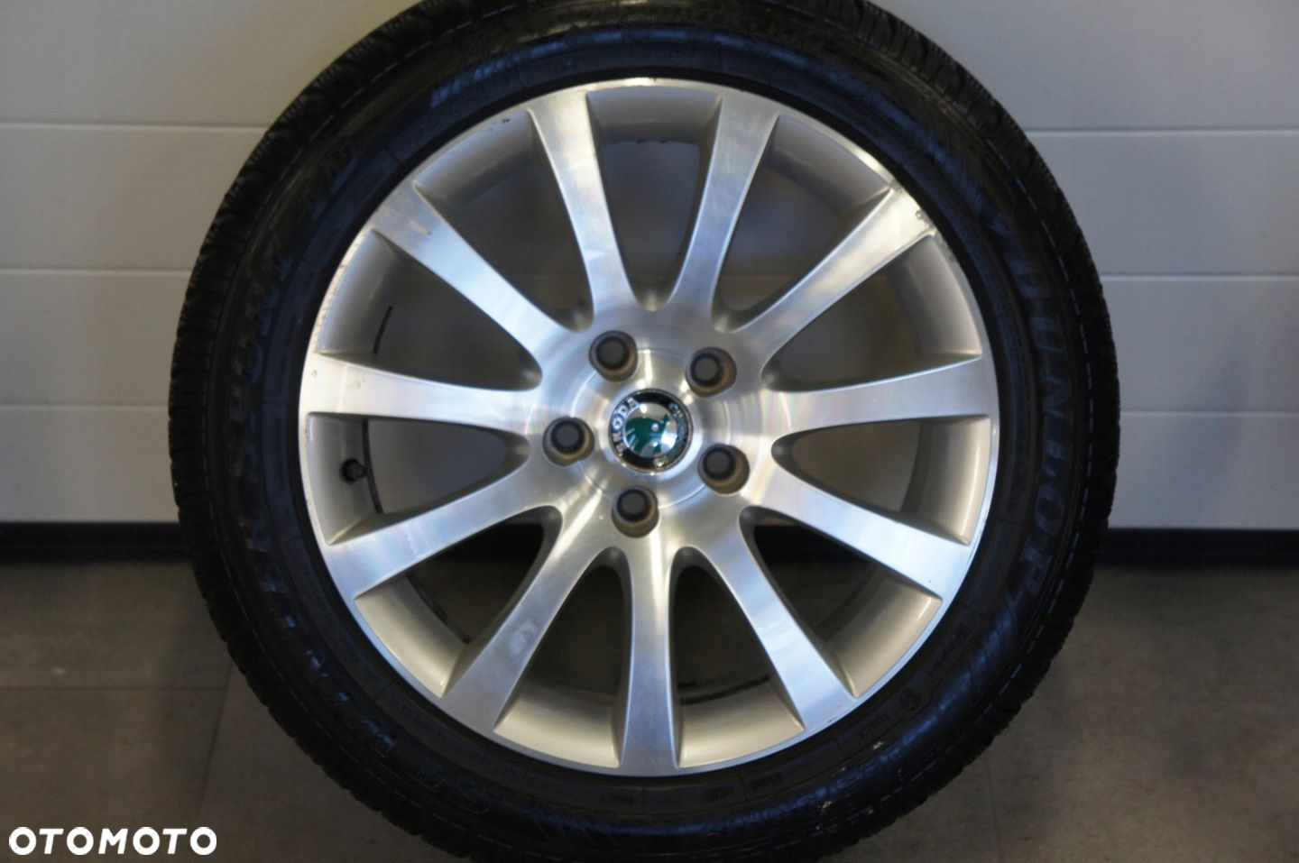 NR 294 Koła Zima Alufelgi Skoda Yeti 225/50/17 Dunlop ok. 7mm - 2