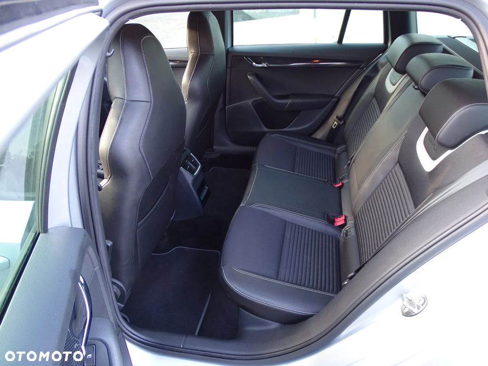 Skoda Octavia 2.0 TDI RS - 31