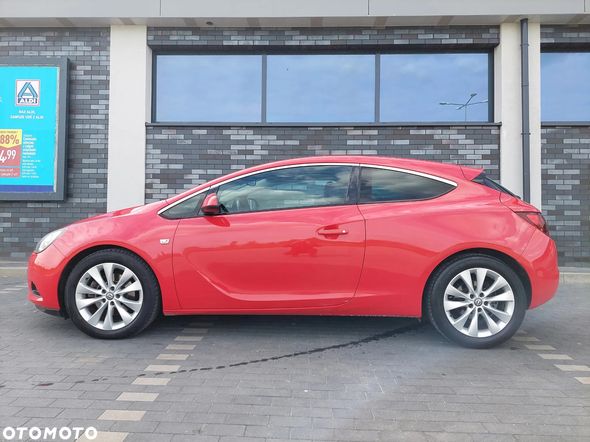 Opel Astra IV GTC 1.6 T Active - 3
