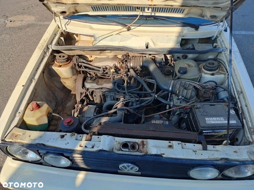 Volkswagen Golf - 16