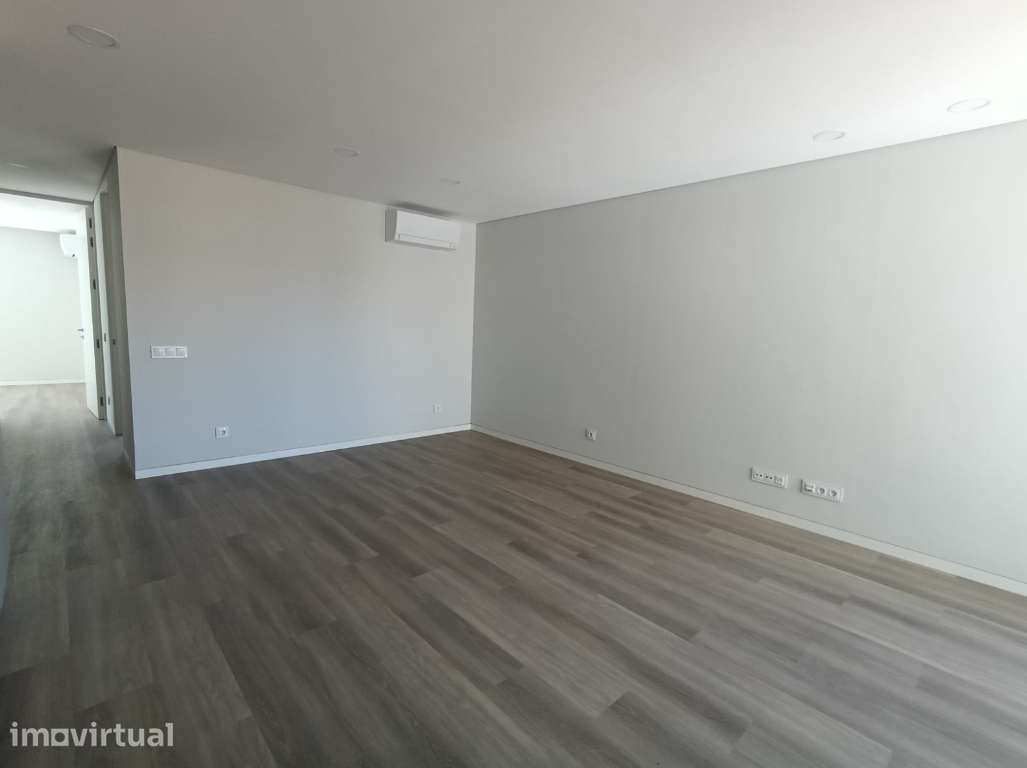 Apartamento T2 no 2º andar - excelente localização - Grande imagem: 3/15