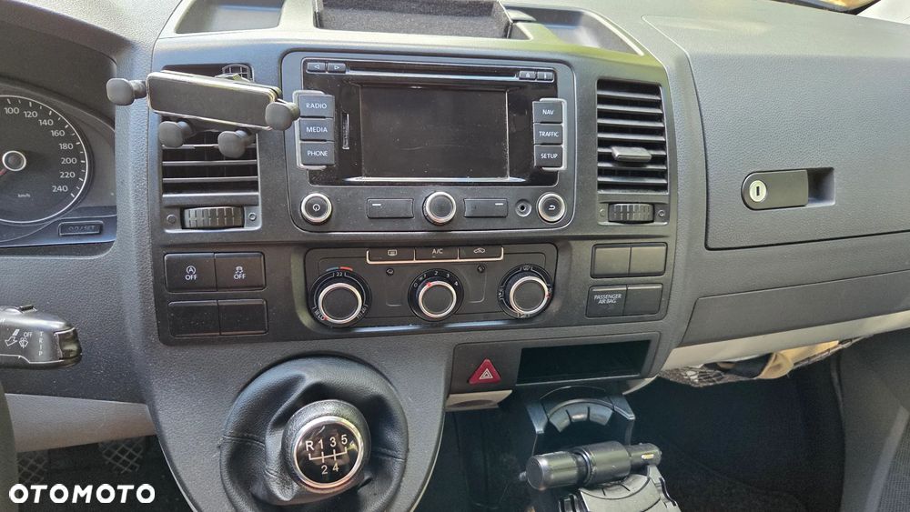 Volkswagen T5 - 23