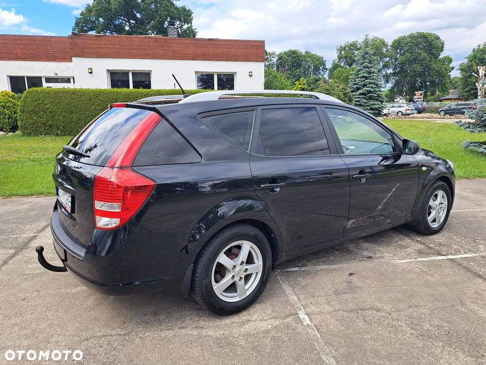 Kia Ceed 1.6 L - 6