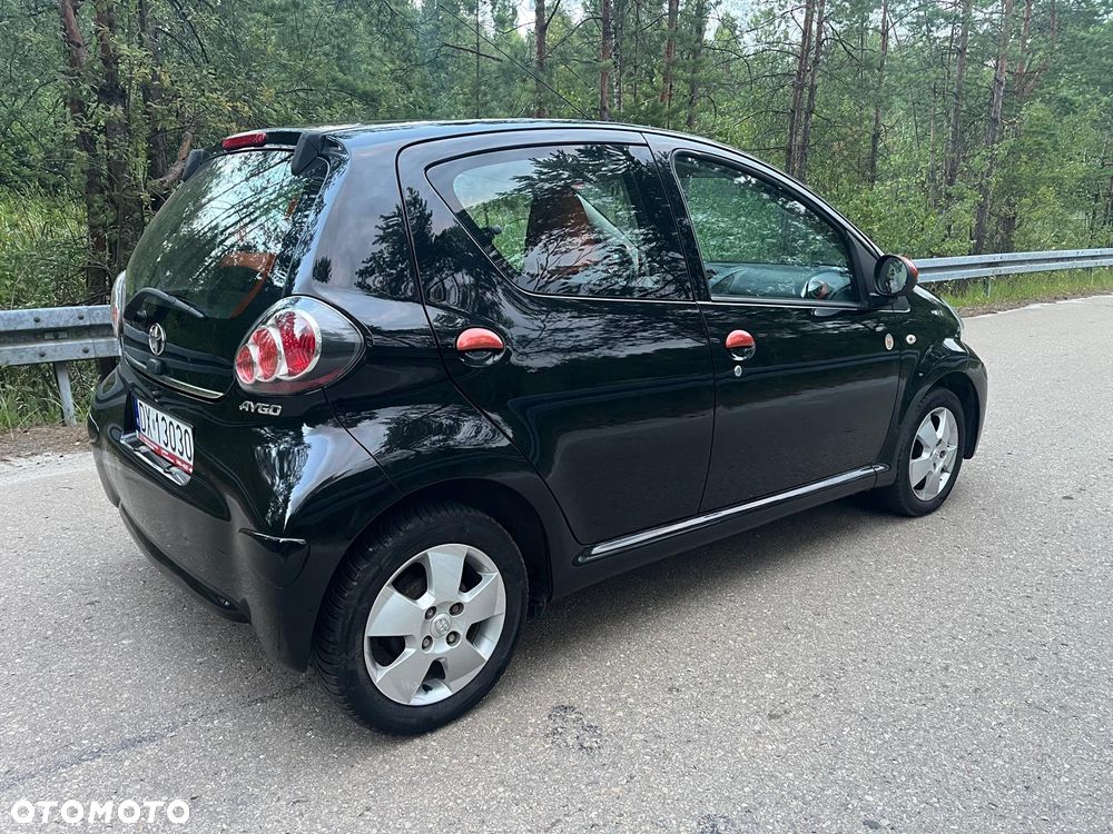 Toyota Aygo Connect - 4