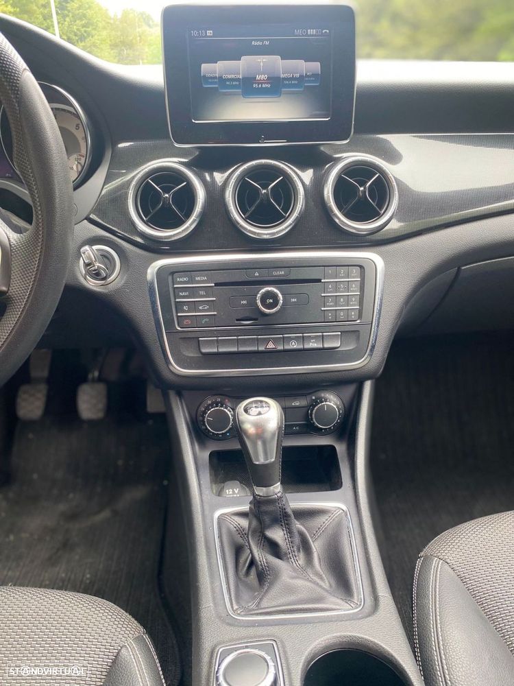 Mercedes-Benz CLA 200 d Shooting Brake Urban - 13