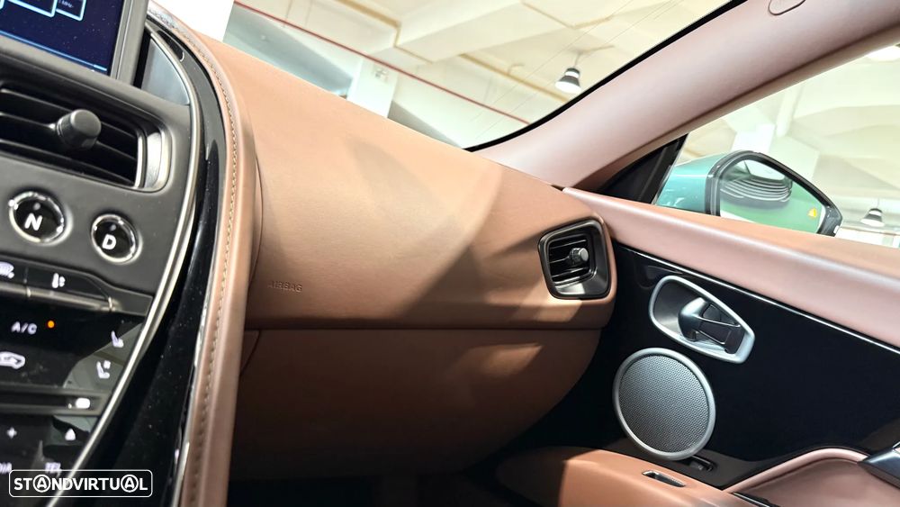 Aston Martin DB11 Coupé V8 Auto - 38