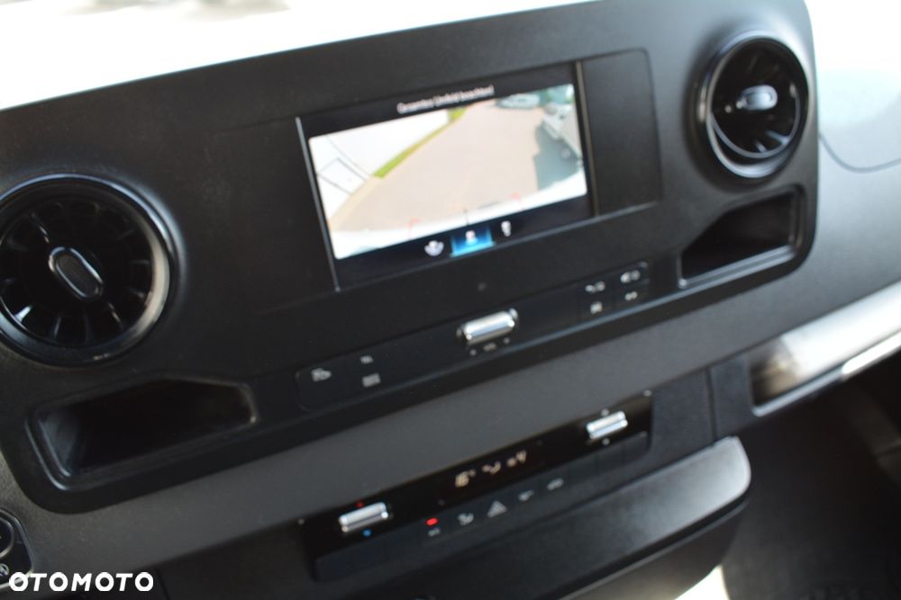 Mercedes-Benz Sprinter 907 319 CDI - 20