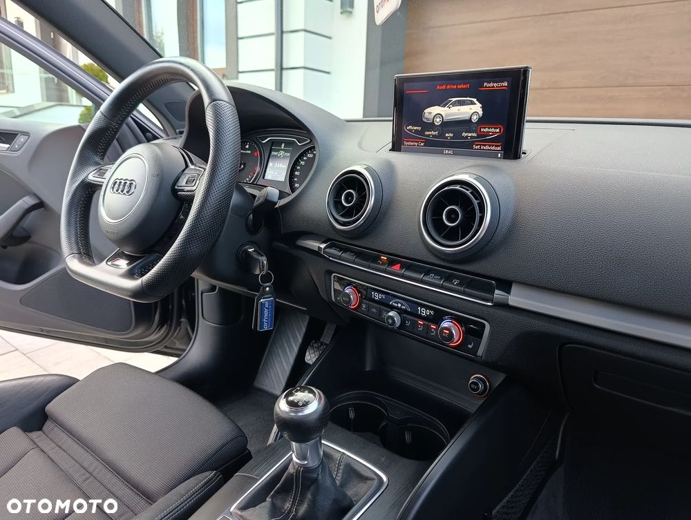 Audi A3 Sportback 2.0 TDI S line Sportpaket - 36
