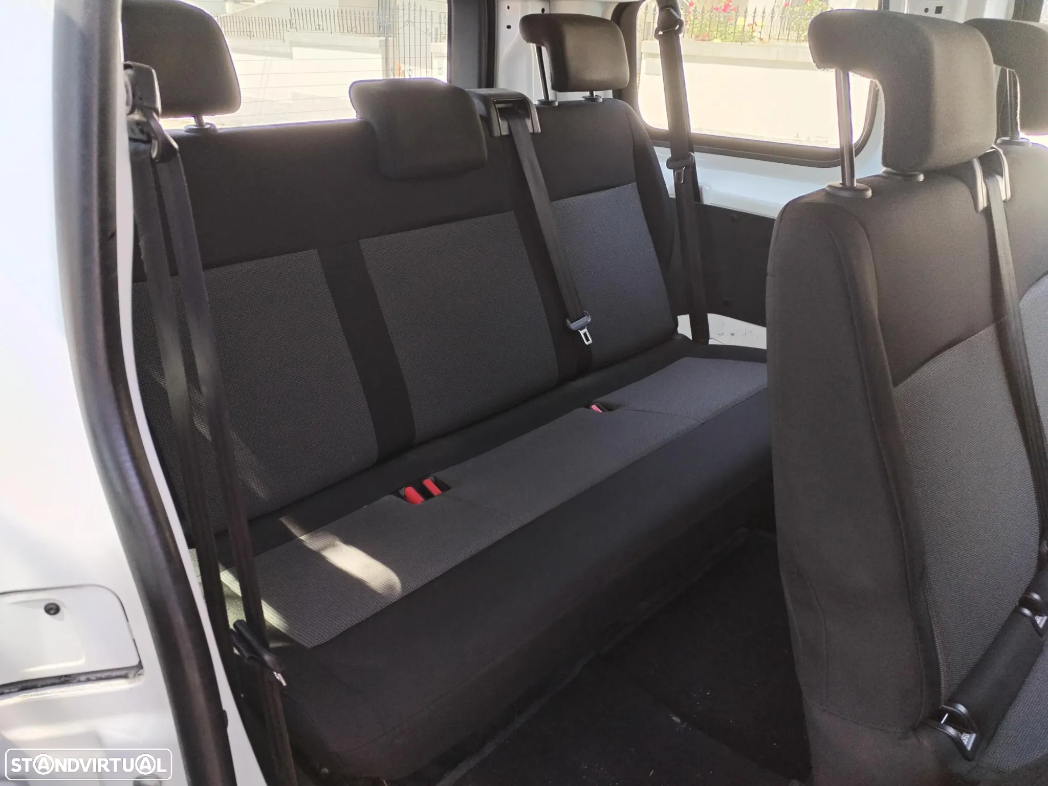 Peugeot Traveller 1.5 BlueHDi L2H1 Business Standard - 4