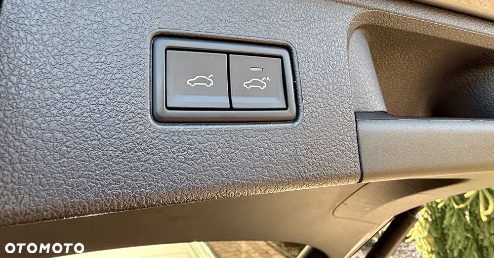 Volkswagen Passat 2.0 TSI Elegance DSG - 28