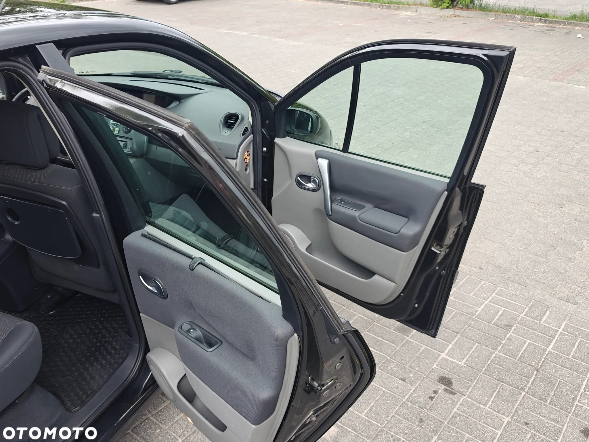 Renault Scenic 1.6 16V Confort Expression - 10