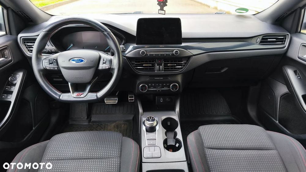 Ford Focus 1.5 EcoBlue Start-Stopp-System ST-LINE DESIGN - 18