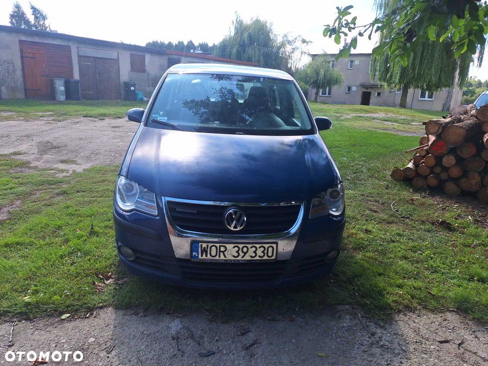 Volkswagen Touran - 1