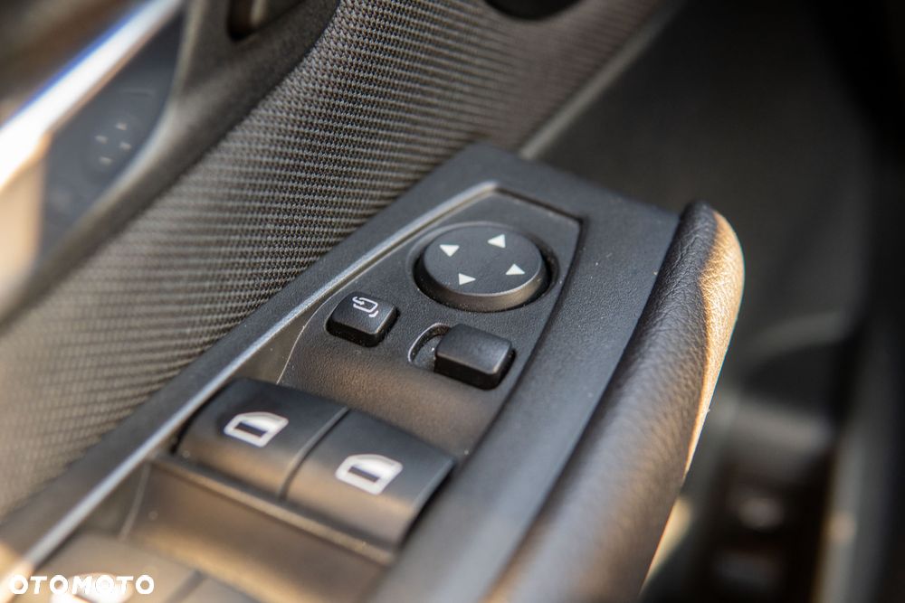 BMW Seria 2 218i Sport Line - 26