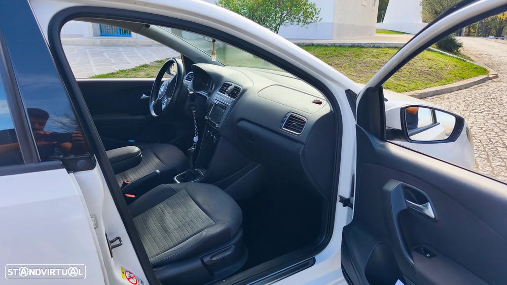 VW Polo 1.6 TDI Confortline BlueMotion - 13