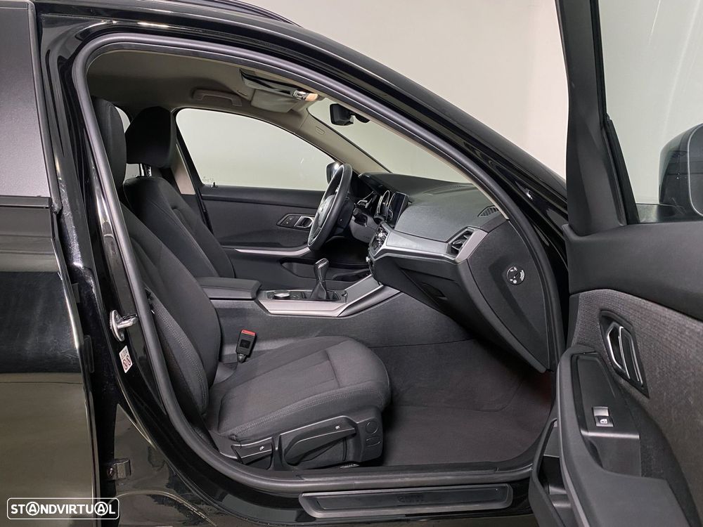 BMW 318 d Touring Advantage - 16