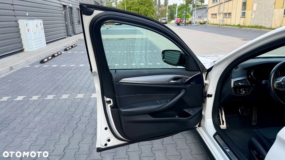 BMW Seria 5 520d xDrive M Sport sport - 20