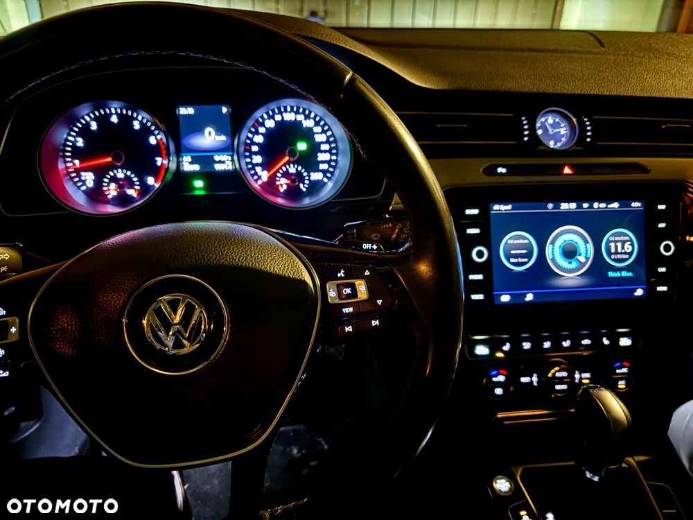 Volkswagen Passat Variant 1.5 TSI EVO Highline DSG - 19