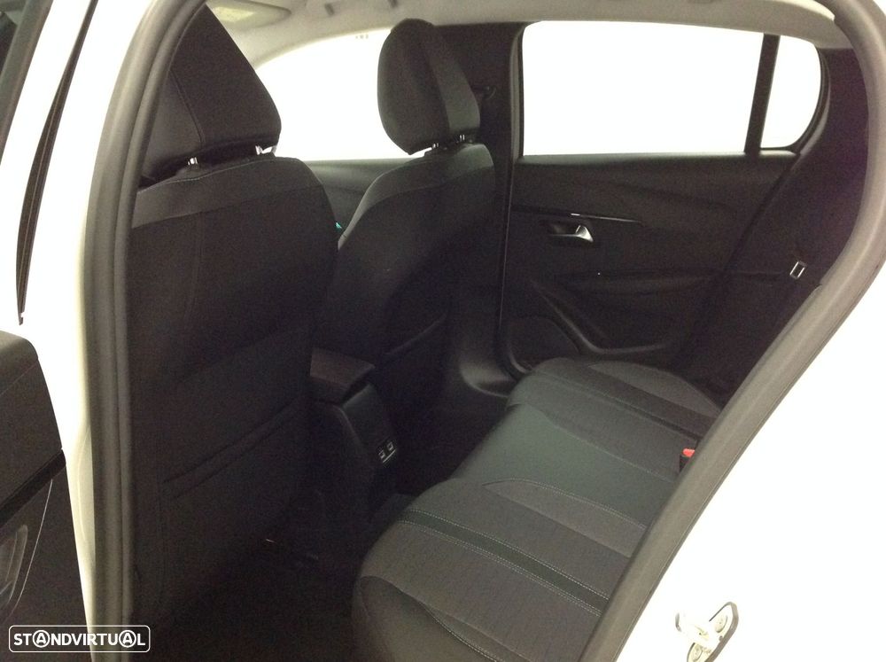Peugeot 208 1.2 PureTech Allure - 21