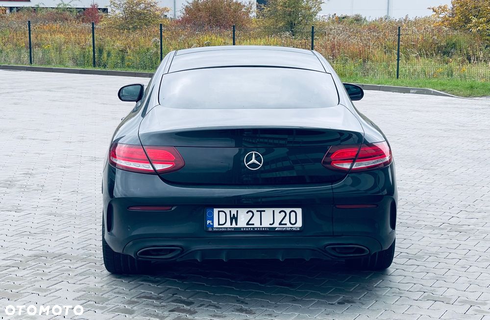 Mercedes-Benz Klasa C 300 9G-TRONIC - 6