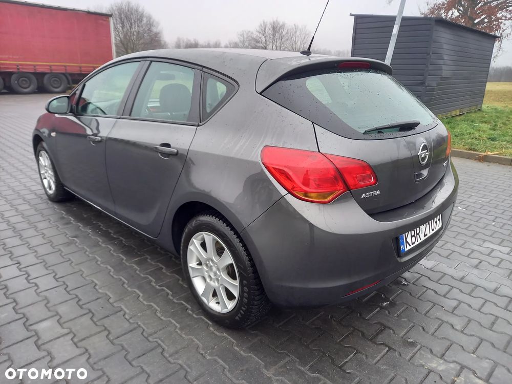 Opel Astra 1.7 CDTI DPF Design Edition - 4