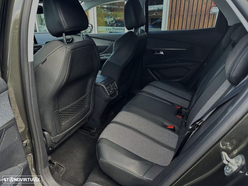 Peugeot 3008 1.5 BlueHDi Allure - 29