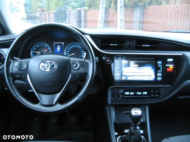 Toyota Corolla 1.6 Premium EU6 - 19