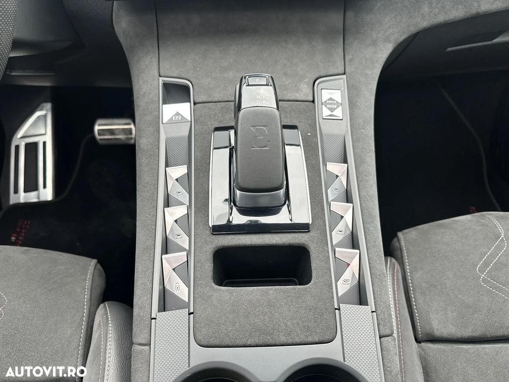 DS Automobiles DS 7 Crossback 1.6 PHeV FWD 225 EAT8 PERFORMANCE LINE + - 18