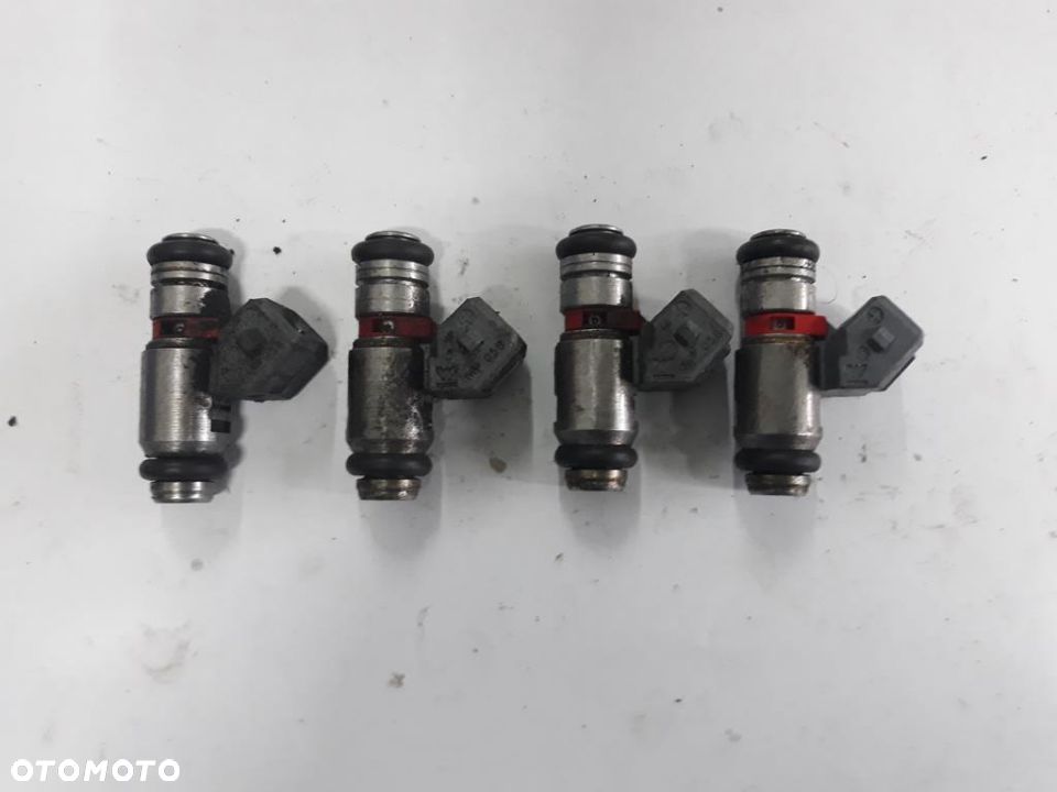 Wtryski Wtrysk VW AUDI SEAT SKODA 1.4 16V 036031C IWP058  Golf IV Leon Octavia Bora Fabia Polo Ibiza