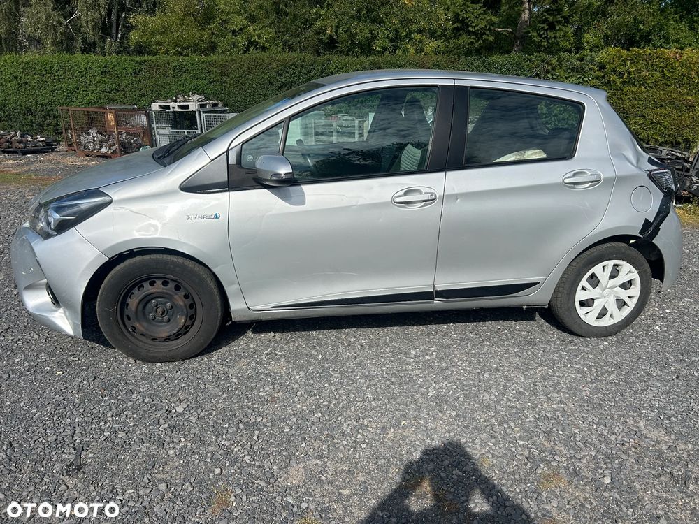 Toyota Yaris Hybrid 100 Dynamic EU6 - 4