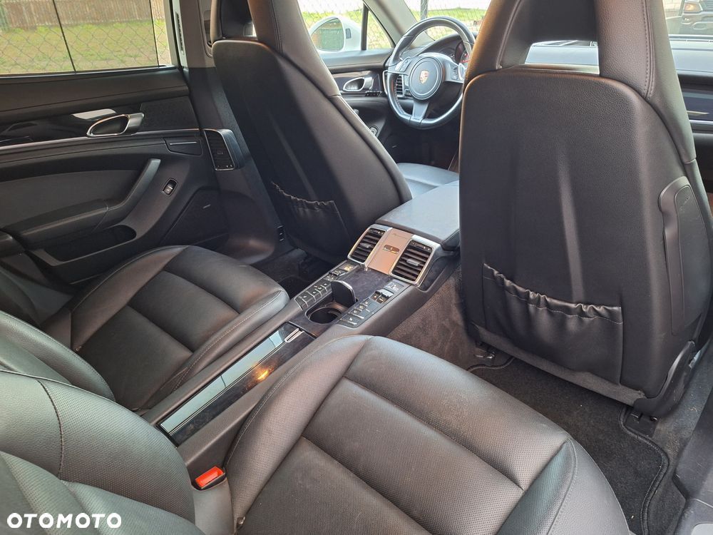 Porsche Panamera 4S - 16