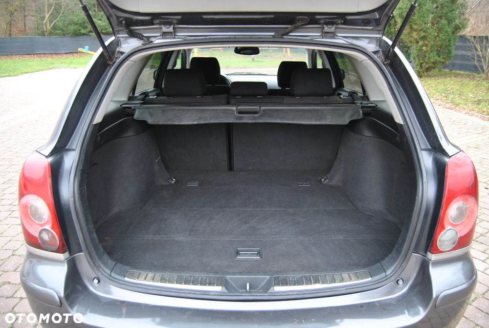 Toyota Avensis 1.8 VVT-i Sol - 12