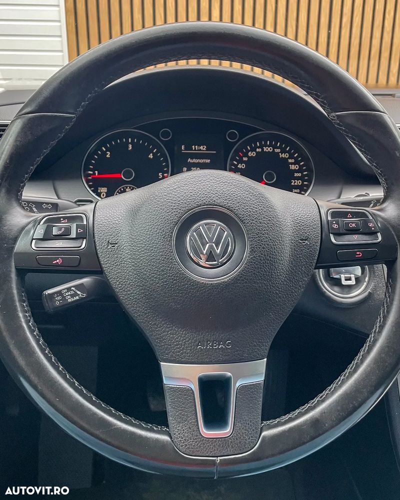 Volkswagen Passat Variant 2.0 Blue TDI SCR Comfortline - 7