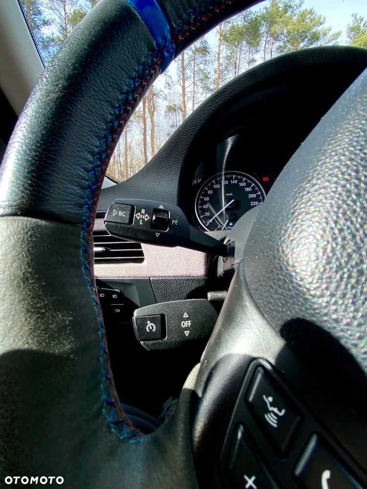 BMW Seria 3 318d DPF Edition Exclusive - 18