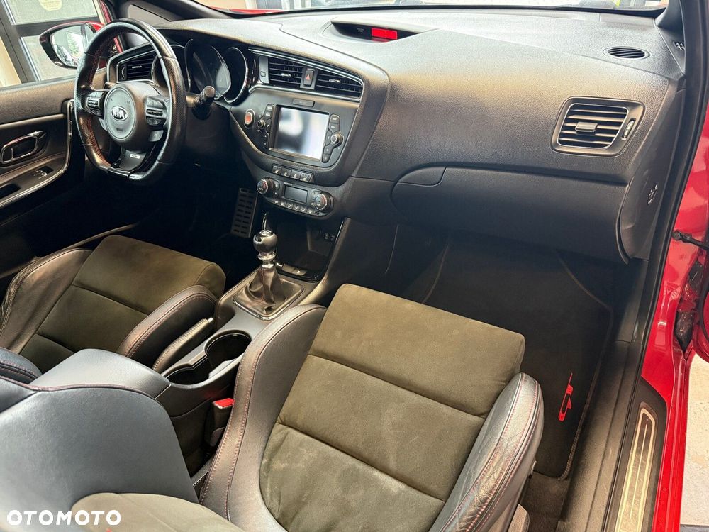 Kia Ceed - 12