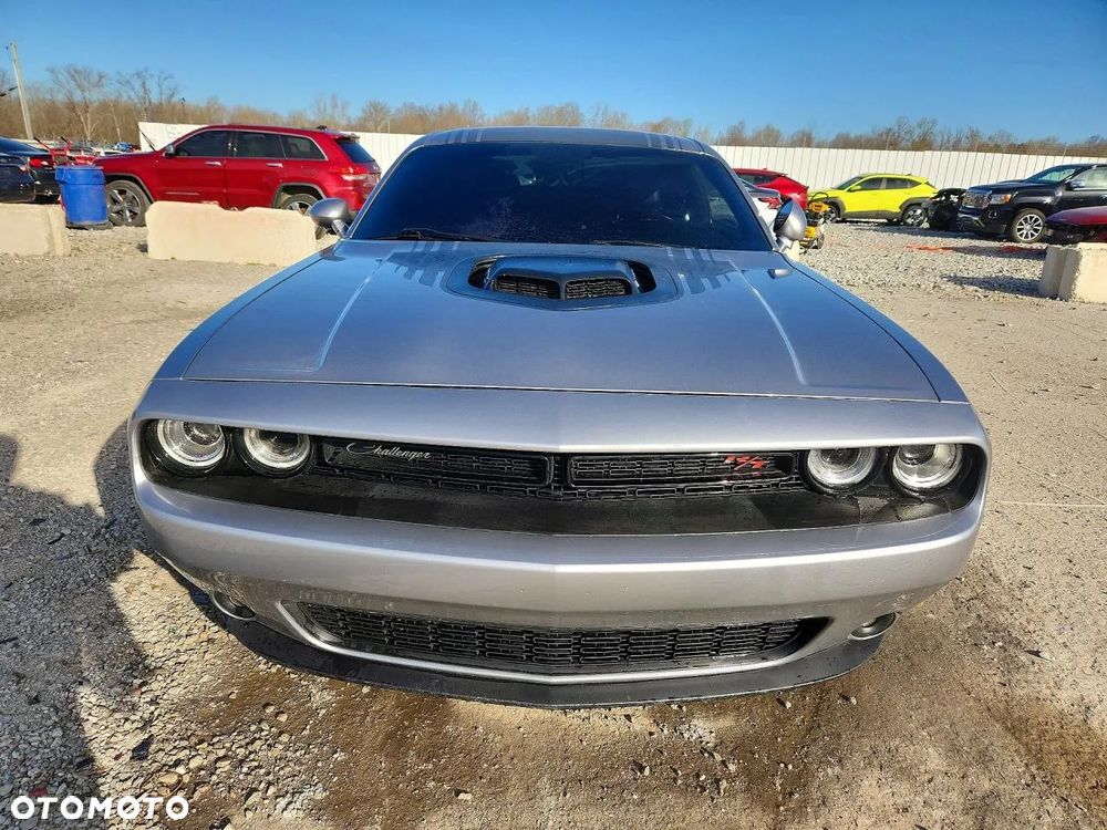 Dodge Challenger - 5
