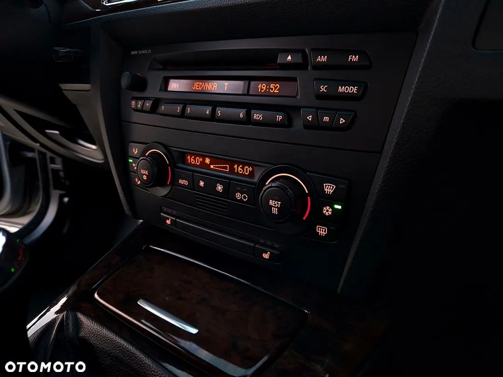 BMW Seria 3 320i - 31