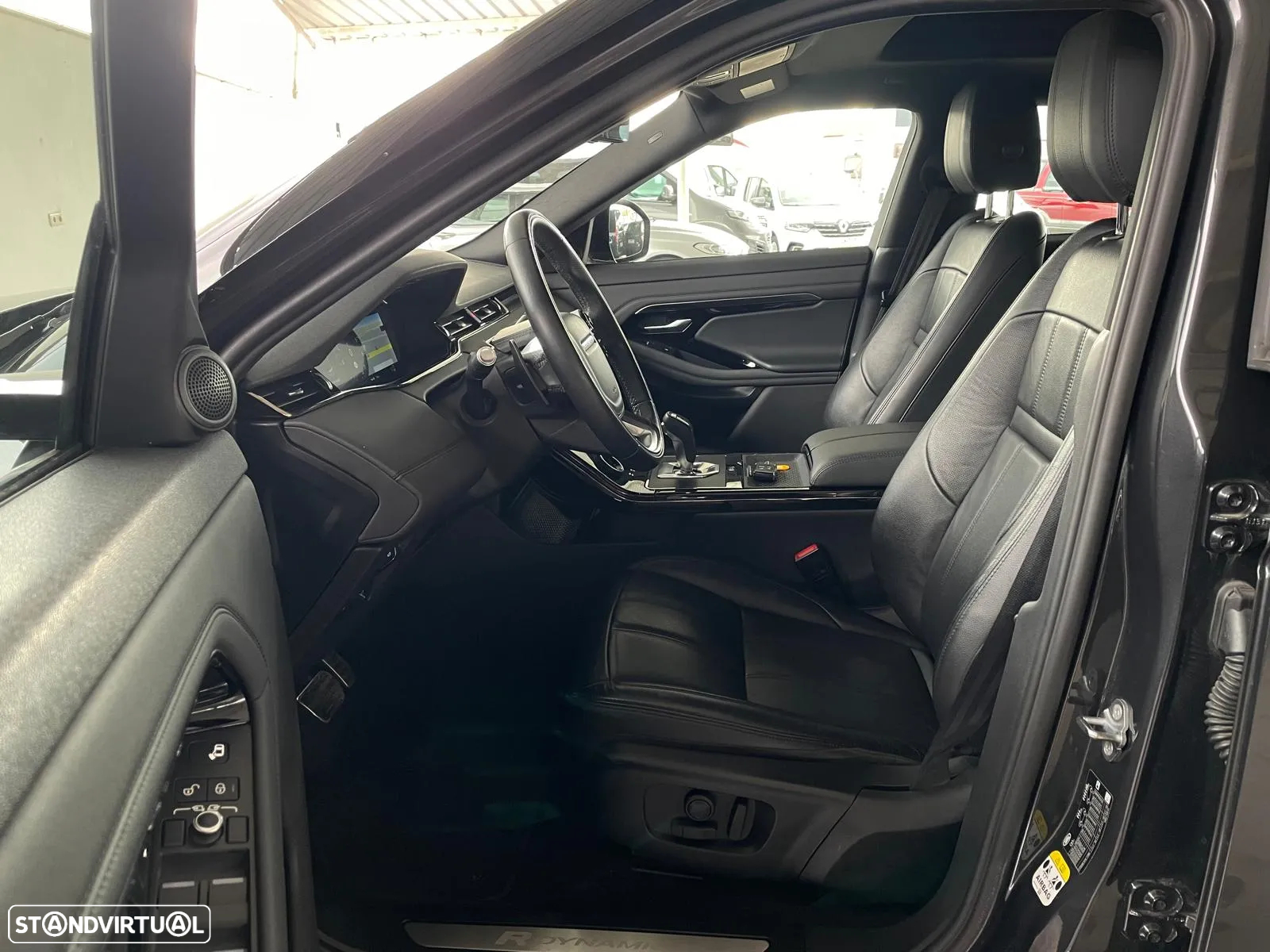 Land Rover Range Rover Evoque 1.5 P300e AWD R-Dynamic SE Auto - 9