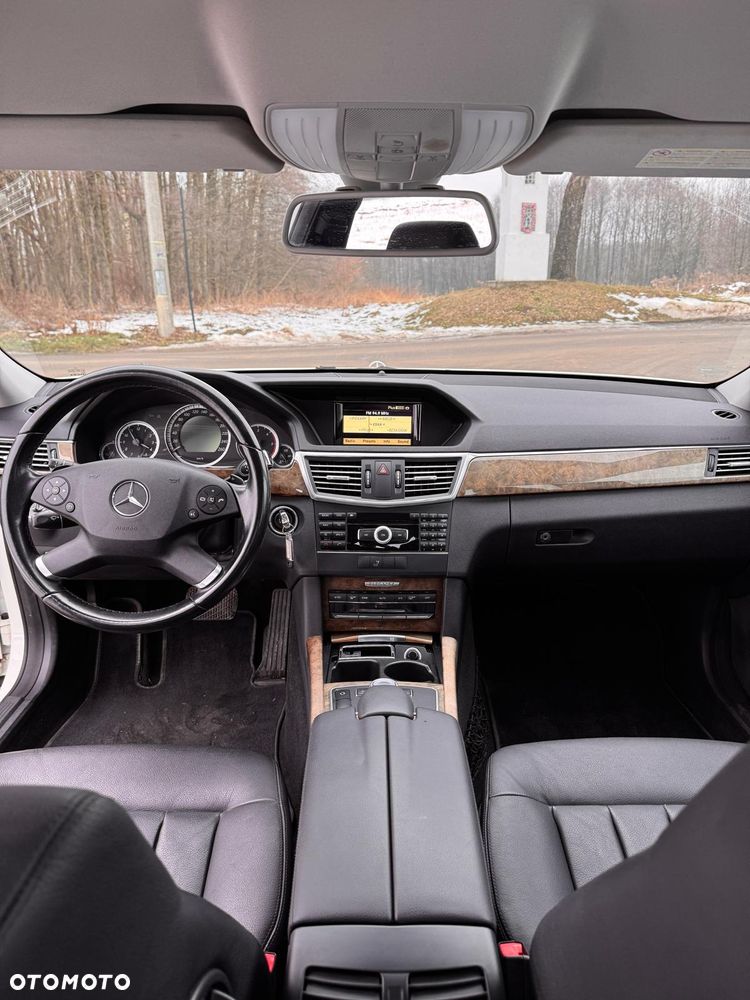 Mercedes-Benz Klasa E 300 BlueTEC 7G-TRONIC Elegance - 7