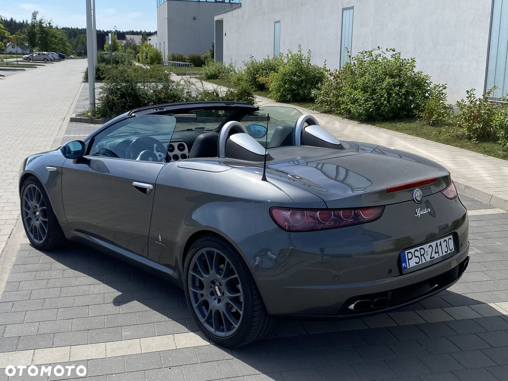 Alfa Romeo Spider 3.2JTS Q4 Exclusive - 4