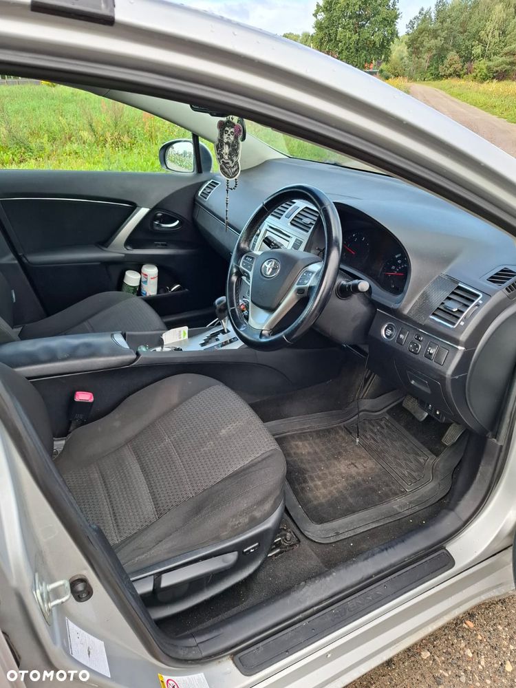 Toyota Avensis - 13